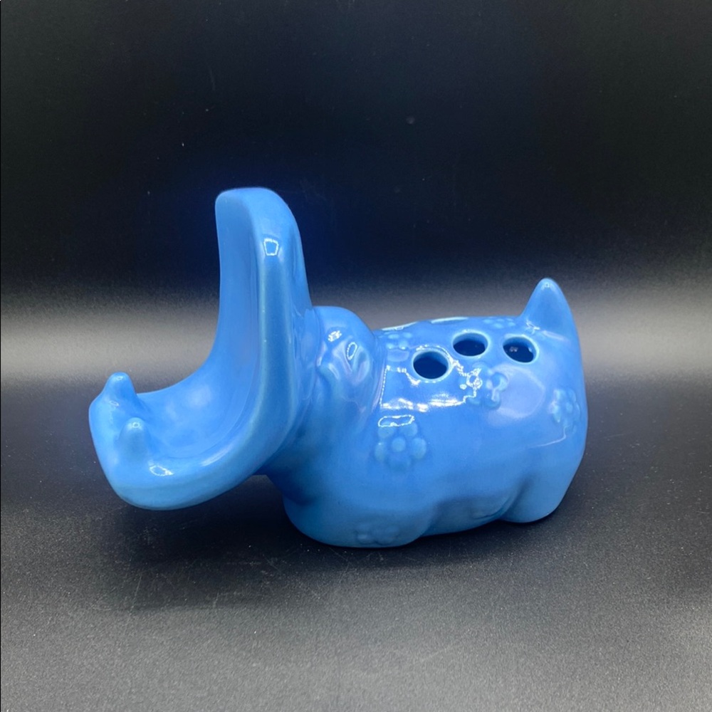 Vintage Blue Hippopotamus Ceramic 6 Tooth Brush & Soap Holder Daisy Decor